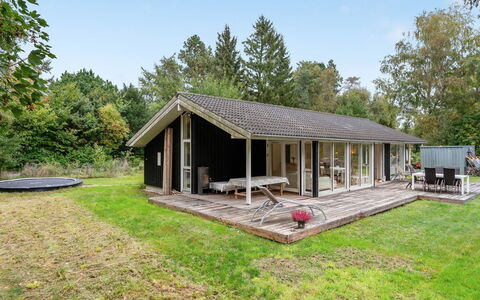 Heino - 3.5Km from the Sea: Møbel, Indretning, Gulvbelægning, Træ, Etage, Loft, Trægulve, Stol, Bord, Belysning