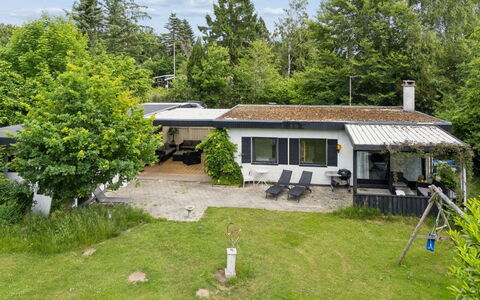 Gadde - 1Km from the Sea: Hus, Hjem, Busk, Boligområde, Sommerhus, Tag, Estate, Stuehus, Have, Gård