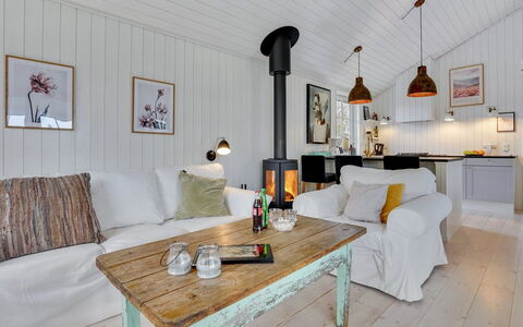 Mojsej: Loft, Indretning, Couch, Møbel, Stue, Gulvbelægning, Hjem, Værelse, Lysarmatur