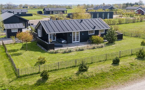 Mojsej: Hus, Tag, Hjem, Sommerhus, Boligområde, Lawn, Sidespor, Gård, Estate, Have
