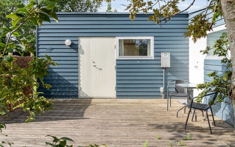 Hannelore - 700M from the Sea: Træ, Sidespor, Dør, Kompositmateriale, Planke, Garden Bygninger, Backyard, Hårdttræ, Sommerhus, Have