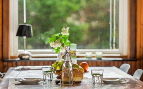 Rietrikki - 1.5Km from the Sea: Møbel, Bord, Bordservice, Indretning, Serveware, Glas, Drinkware, Dug, Køkken & Spisebord, Spisestue