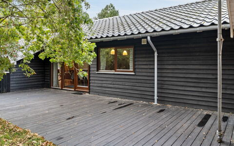 Wilgrib - 400M from the Sea: Tag, Hus, Land Lot, Hjem, Sommerhus, Estate, Garden Bygninger, Skygge, Bjælkehytte, Landscaping