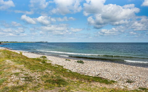 Lisbeth - 400M from the Sea: Bygning, Hus, Træ, Hjem, Tag, Sommerhus, Boligområde, Busk, Arkitektur
