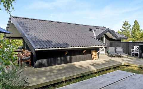 Lisbeth - 400M from the Sea: Tag, Hus, Hjem, Sommerhus, Sidespor, Estate, Indkørsel, Garden Bygninger, Gård, Skur
