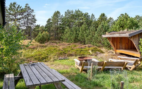 Lisbeth - 400M from the Sea: Tag, Hus, Hjem, Sommerhus, Sidespor, Estate, Indkørsel, Garden Bygninger, Gård, Skur