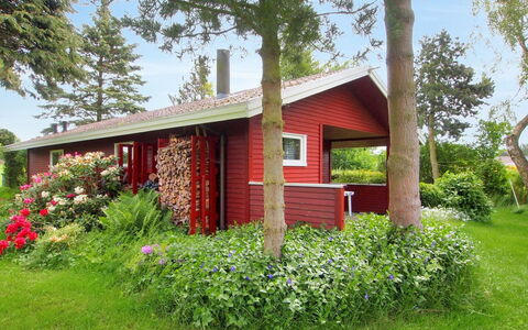 Thing - 200M from the Sea: Tag, Hus, Land Lot, Hjem, Sommerhus, Estate, Garden Bygninger, Skygge, Bjælkehytte, Landscaping