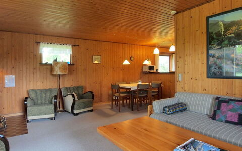 Thing - 200M from the Sea: Tag, Hus, Land Lot, Hjem, Sommerhus, Estate, Garden Bygninger, Skygge, Bjælkehytte, Landscaping
