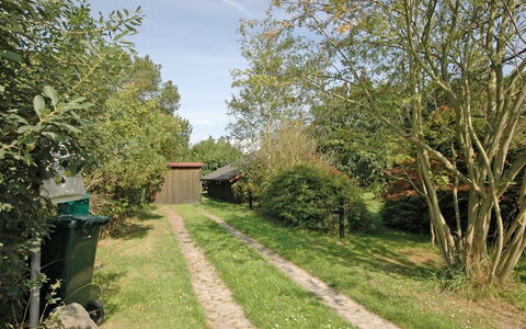 Spasena - 400M from the Sea: Tag, Hjem, Dør, Sommerhus, Skygge, Sidespor, Gård, Estate, Backyard