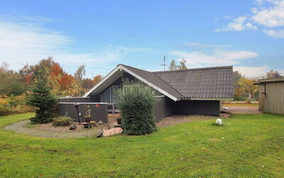 Roderich - 400M from the Sea
