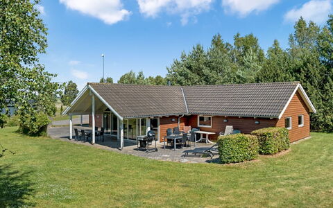 Vilvi - 500M from the Sea: Tag, Hus, Hjem, Sommerhus, Sidespor, Estate, Indkørsel, Garden Bygninger, Gård, Skur