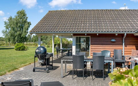 Vilvi - 500M from the Sea: Tag, Hus, Hjem, Sommerhus, Sidespor, Estate, Indkørsel, Garden Bygninger, Gård, Skur