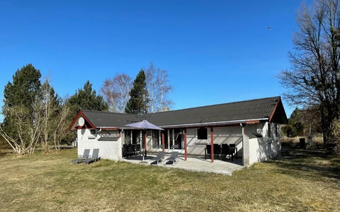 Sitta - 400M from the Sea: Boligområde, Tag, Forstad, Indkørsel, Estate, Skorsten