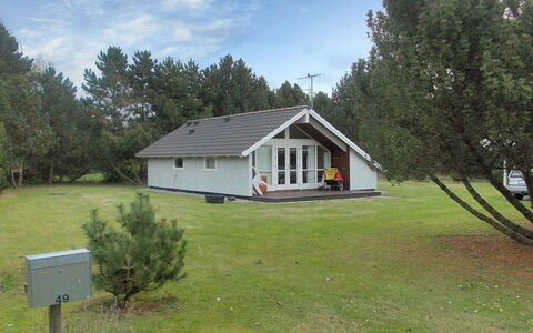 Crispina - 350M from the Sea: Tag, Hus, Land Lot, Hjem, Sommerhus, Estate, Garden Bygninger, Skygge, Bjælkehytte, Landscaping