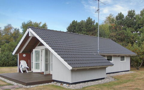 Crispina - 350M from the Sea: Tag, Hus, Land Lot, Hjem, Sommerhus, Estate, Garden Bygninger, Skygge, Bjælkehytte, Landscaping