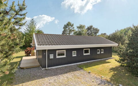 Bruno - 200M from the Sea: Tag, Hus, Hjem, Sommerhus, Dør, Sidespor, Dæk, Veranda, Planke, Hårdttræ