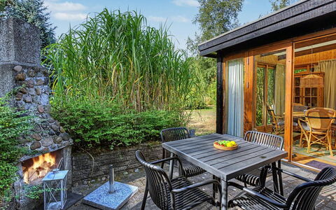 Kaarina - 550M from the Sea: Møbel, Stol, Bord, Udendørs Møbler, Have, Sommerhus, Dæk, Garden Bygninger, Veranda, Eco Hotel