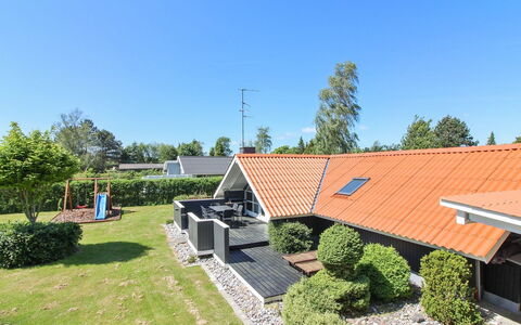 Gretta - 400M from the Sea: Tag, Hus, Hjem, Boligområde, Sommerhus, Land Lot, Estate, Skygge, Landscaping, Have