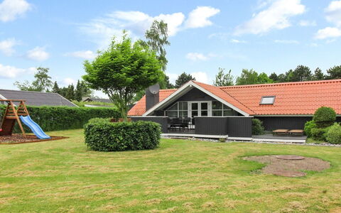 Gretta - 400M from the Sea: Tag, Hus, Hjem, Sommerhus, Sidespor, Estate, Indkørsel, Garden Bygninger, Gård, Skur