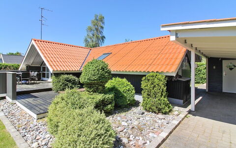 Gretta - 400M from the Sea: Tag, Hus, Hjem, Sommerhus, Sidespor, Estate, Indkørsel, Garden Bygninger, Gård, Skur