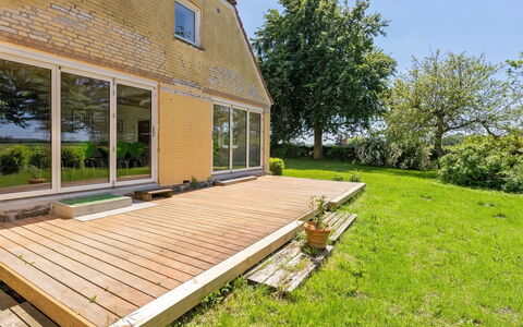 Rouwen - 1Km from the Sea: Tag, Hus, Hjem, Sommerhus, Dør, Sidespor, Dæk, Veranda, Planke, Hårdttræ