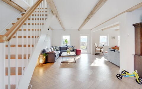 Rouwen - 1Km from the Sea: Træ, Plantesamfund, Land Lot, Skygge, Naturmateriale, Garden Bygninger, Skur, Udendørs Struktur, Bjælkehytte