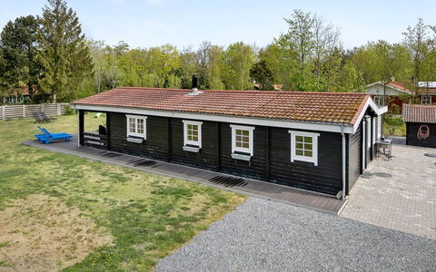 Hardina - 300M from the Sea: Blå, Busk, Sommerhus, Bunddække, Have, Estate, Skygge, Landscaping, Stuehus, Eco Hotel