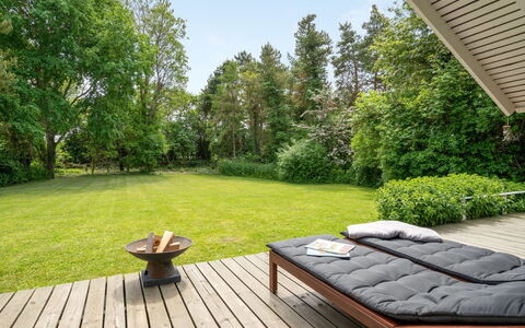 Maard - 325M from the Sea: Blå, Busk, Sommerhus, Bunddække, Have, Estate, Skygge, Landscaping, Stuehus, Eco Hotel
