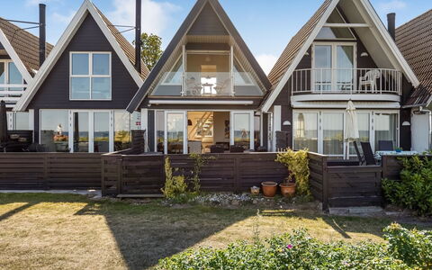Vincent - 10M from the Sea: Hjem, Hus, Tag, Veranda, Sommerhus, Sidespor, Villa, Altan