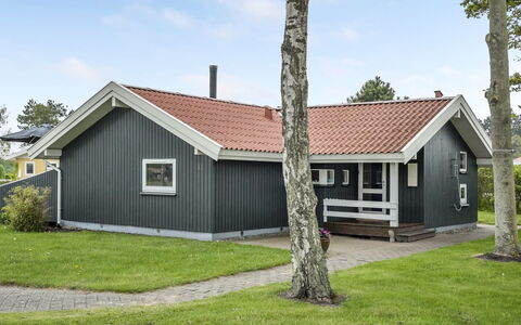 Barth - 150M from the Sea: Tag, Hus, Land Lot, Hjem, Sommerhus, Estate, Garden Bygninger, Skygge, Bjælkehytte, Landscaping