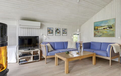 Barth - 150M from the Sea: Tag, Hus, Land Lot, Hjem, Sommerhus, Estate, Garden Bygninger, Skygge, Bjælkehytte, Landscaping