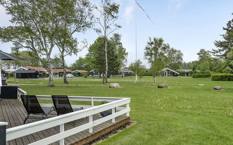 Barth - 150M from the Sea: Tag, Hus, Land Lot, Hjem, Sommerhus, Estate, Garden Bygninger, Skygge, Bjælkehytte, Landscaping