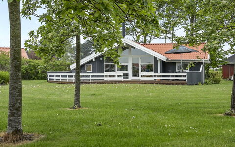 Barth - 150M from the Sea: Tag, Hus, Land Lot, Hjem, Sommerhus, Estate, Garden Bygninger, Skygge, Bjælkehytte, Landscaping