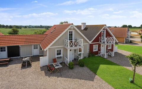 Daniela - 300M from the Sea: Boligområde, Tag, Forstad, Indkørsel, Estate, Skorsten
