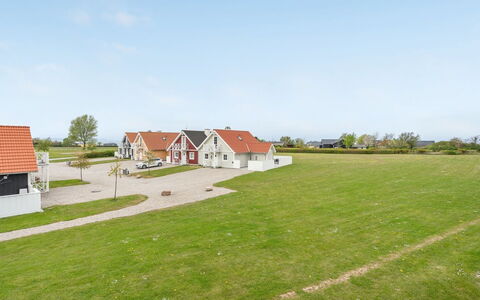Askan - 200M from the Sea: Boligområde, Tag, Forstad, Indkørsel, Estate, Skorsten