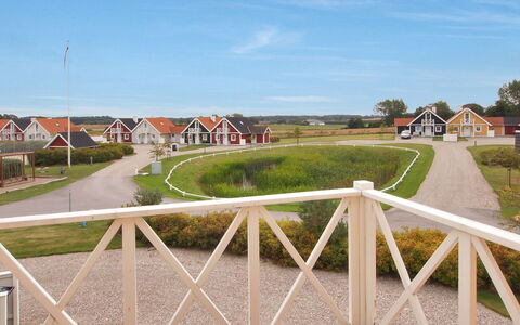 Matleena - 200M from the Sea: Blå, Busk, Sommerhus, Bunddække, Have, Estate, Skygge, Landscaping, Stuehus, Eco Hotel