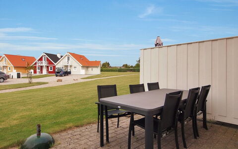 Matleena - 200M from the Sea: Blå, Busk, Sommerhus, Bunddække, Have, Estate, Skygge, Landscaping, Stuehus, Eco Hotel