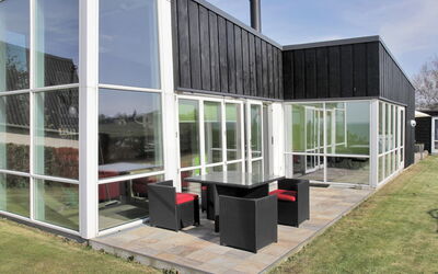 Amia - 20M from the Sea