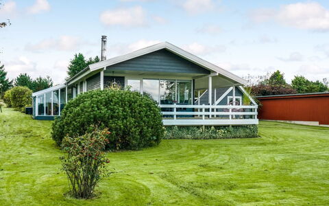 Fita - 300M from the Sea: Hjem, Sommerhus, Lawn, Have, Estate, Stuehus, Gård, Sidespor, Landscaping, Veranda