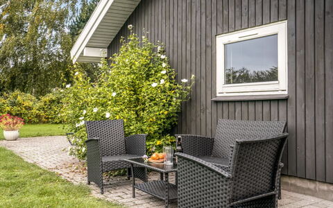 Stasia - 75M from the Sea: Svømmepøl, Udendørs Møbler, Møbel, Udvej, Flise, Eco Hotel, Skygge, Stol, Fritid, Estate