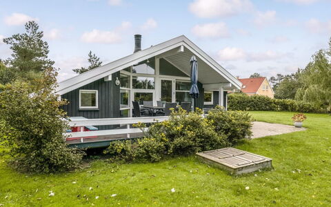 Stasia - 75M from the Sea: Svømmepøl, Udendørs Møbler, Møbel, Udvej, Flise, Eco Hotel, Skygge, Stol, Fritid, Estate