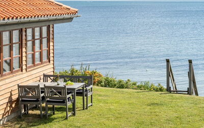 Botmar - 10M from the Sea