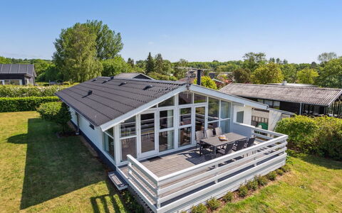 Wrange - 150M from the Sea: Tag, Hus, Land Lot, Hjem, Sommerhus, Estate, Garden Bygninger, Skygge, Bjælkehytte, Landscaping