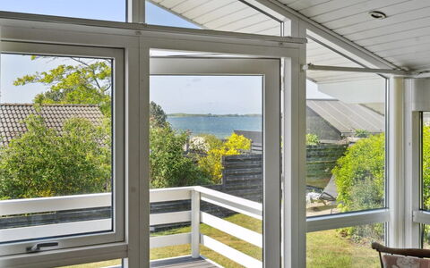 Wrange - 150M from the Sea: Tag, Hus, Land Lot, Hjem, Sommerhus, Estate, Garden Bygninger, Skygge, Bjælkehytte, Landscaping