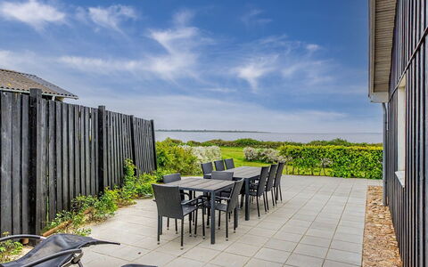 Annalia - 50M from the Sea: Træ, Have, Backyard, Land Lot, Hjem, Tag, Skygge, Dæk, Hårdttræ, Gård