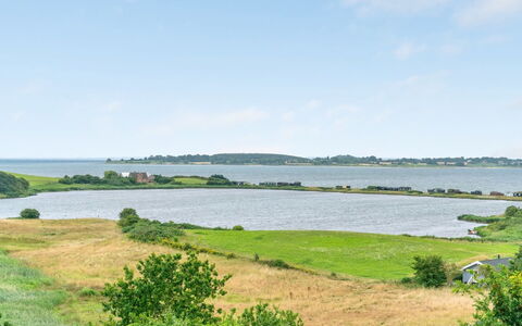 Chayton - 450M from the Sea: Tag, Hus, Land Lot, Hjem, Sommerhus, Estate, Garden Bygninger, Skygge, Bjælkehytte, Landscaping