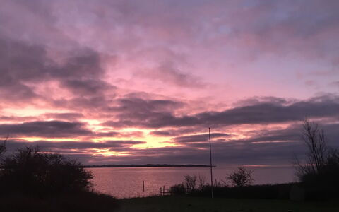 Sissela - 5M from the Sea: Himmel, Sky, Horisont, Afterglow, Natur, Skumring, Solnedgang, Økoregion, Orange, Aften