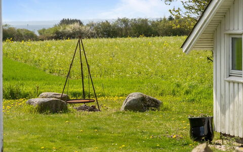 Store - 700M from the Sea: Møbel, Indretning, Gulvbelægning, Træ, Etage, Loft, Trægulve, Stol, Bord, Belysning