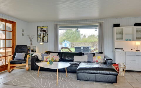 Alrich - 500M from the Sea: Couch, Indretning, Møbel, Træ, Gulvbelægning, Stue, Loft, Etage, Hjem