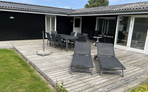 Alrich - 500M from the Sea: Sommerhus, Hjem, Hus, Tag, Veranda, Estate, Sidespor, Garden Bygninger, Stuehus, Gård
